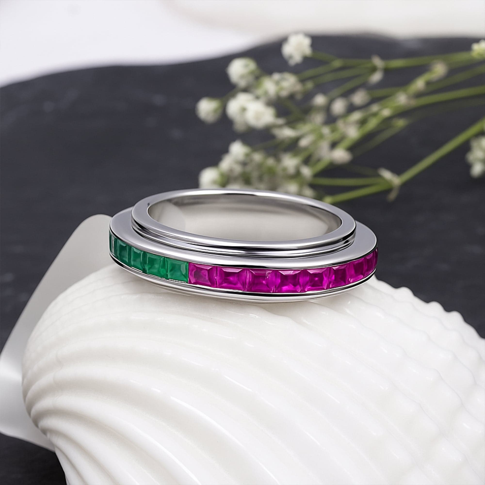 Eternal Motion Ruby Emerald Spinner Band