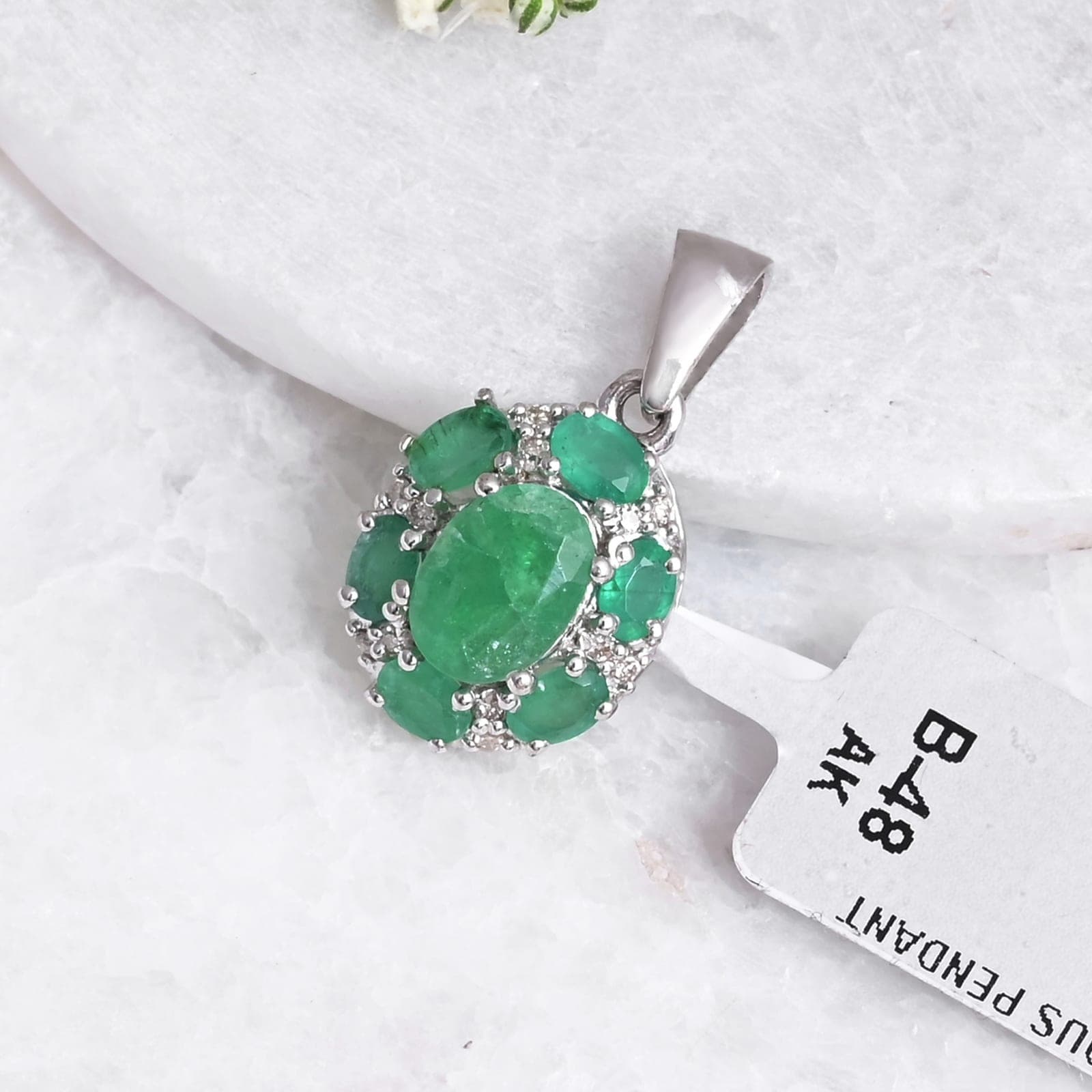 Royal Aura Emerald Pendant