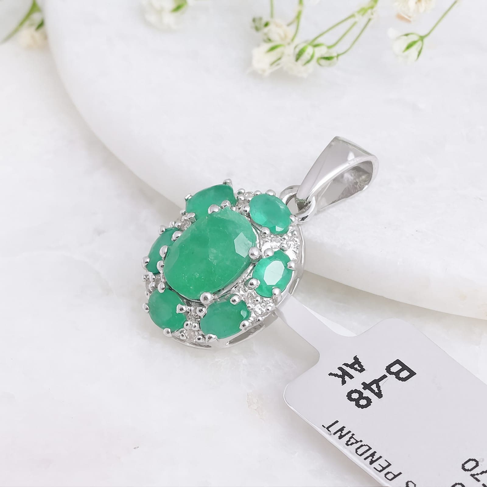Royal Aura Emerald Pendant alternate view