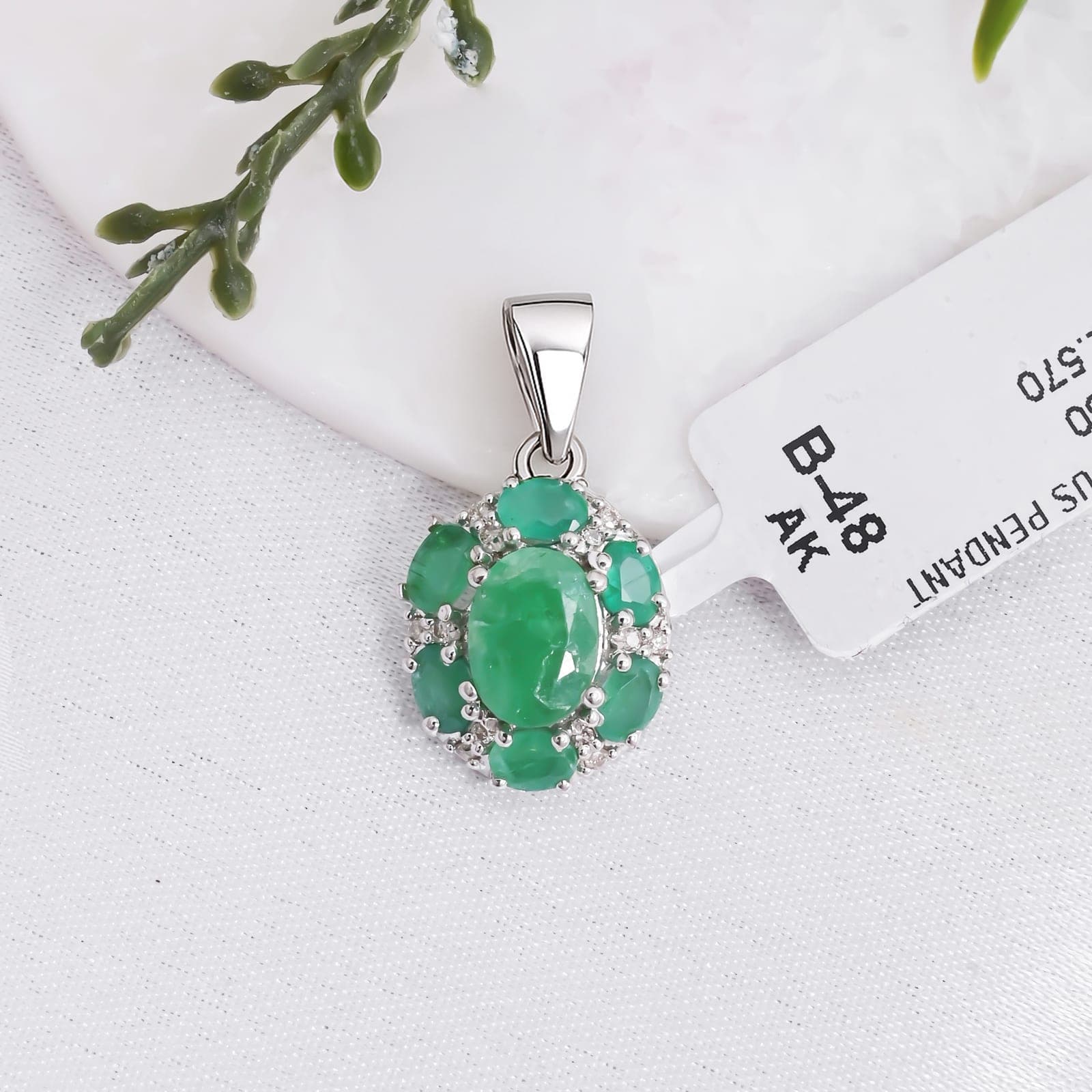 Royal Aura Emerald Pendant