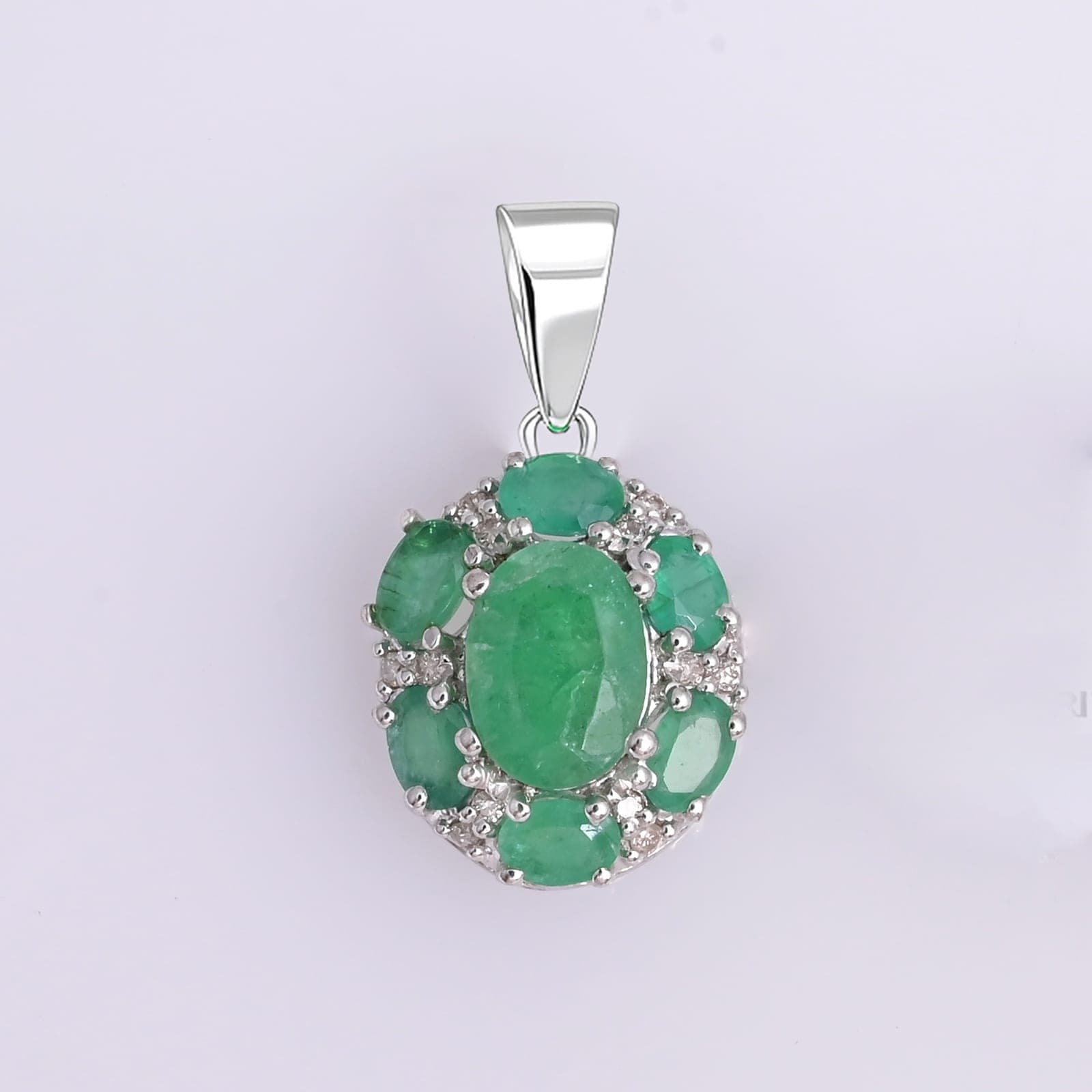 Royal Aura Emerald Pendant