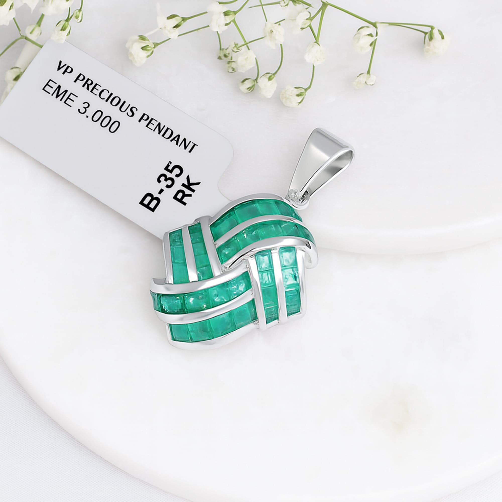 Emerald Weave Elegance Pendant alternate view