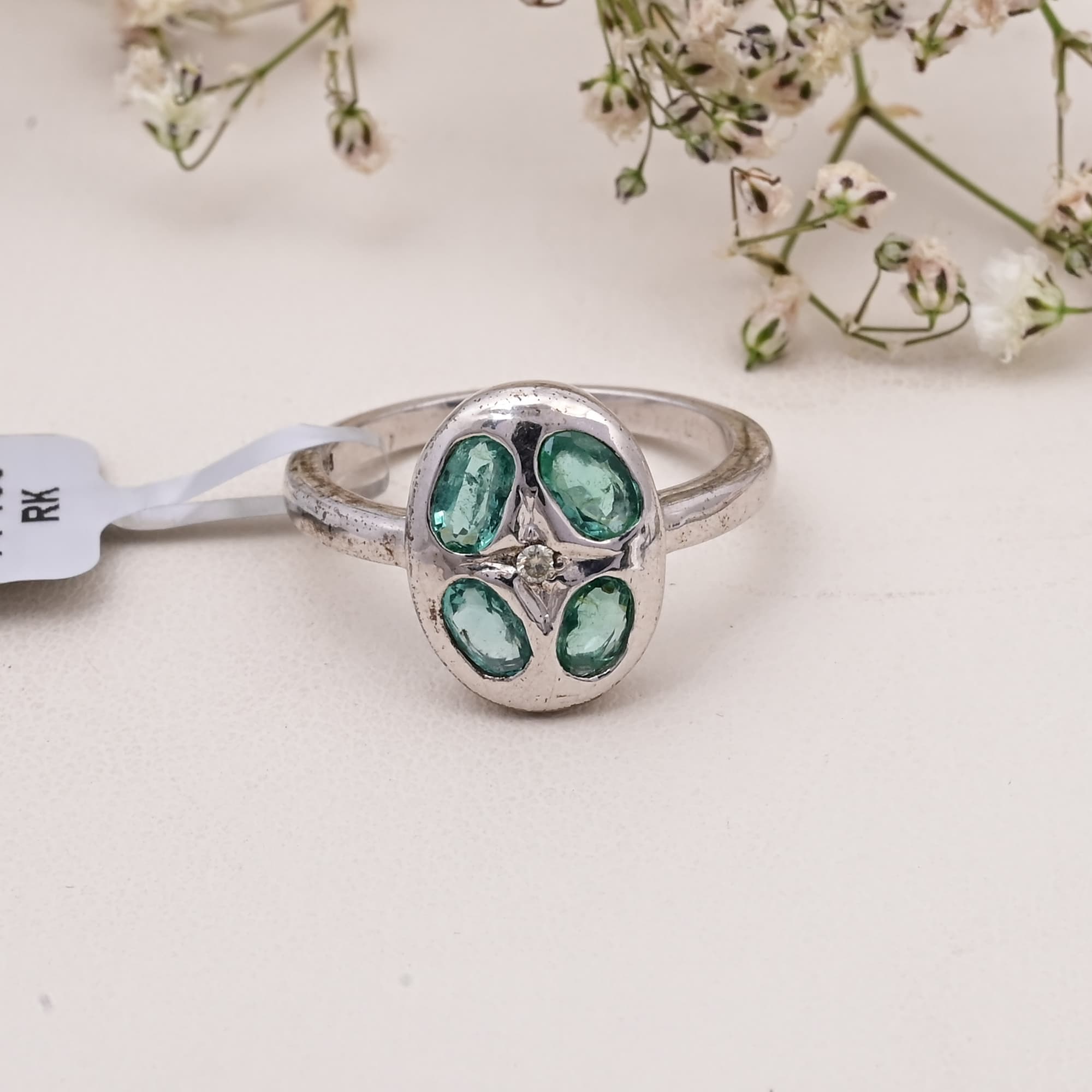 Emerald Petal Oval Ring
