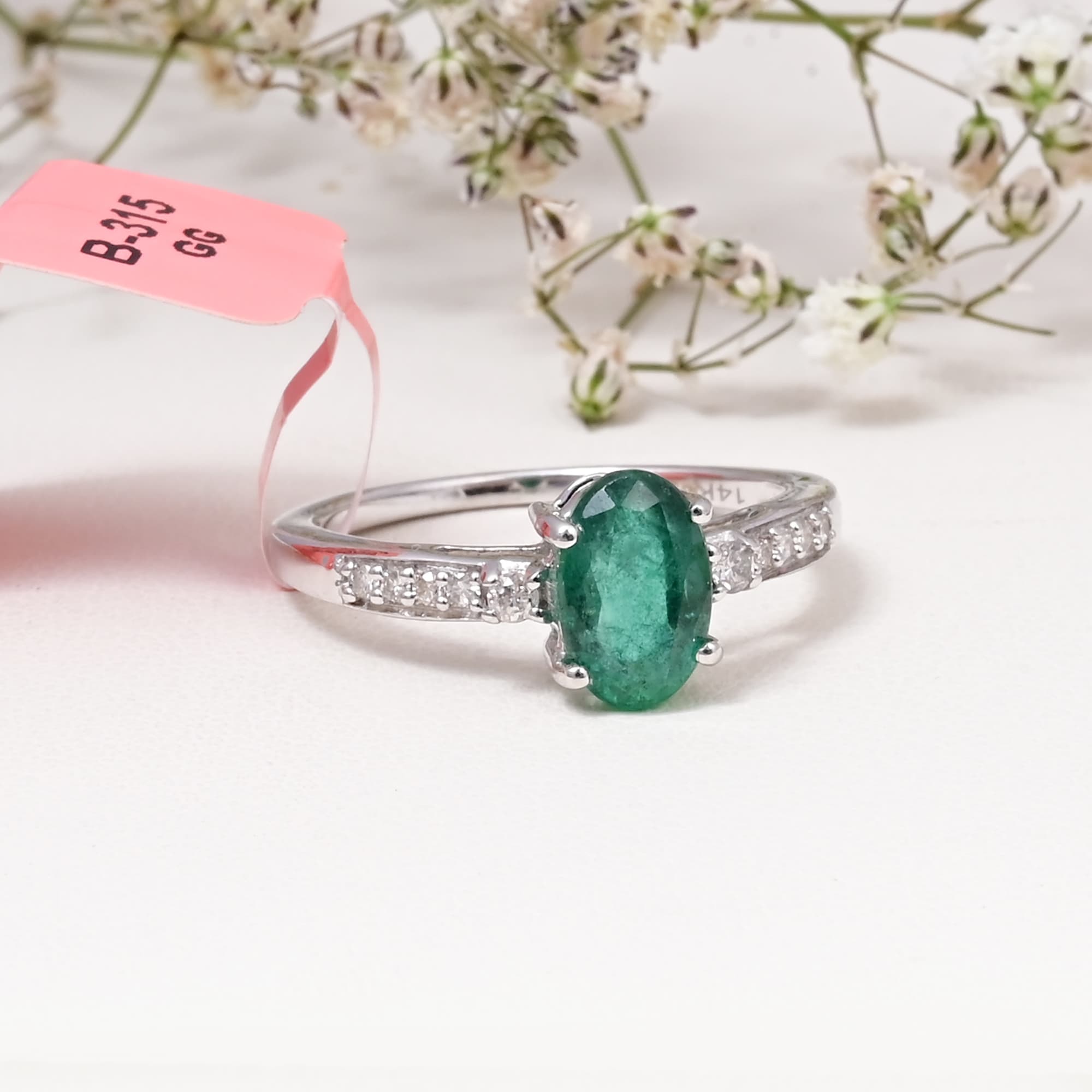 Classic Emerald Solitaire Ring