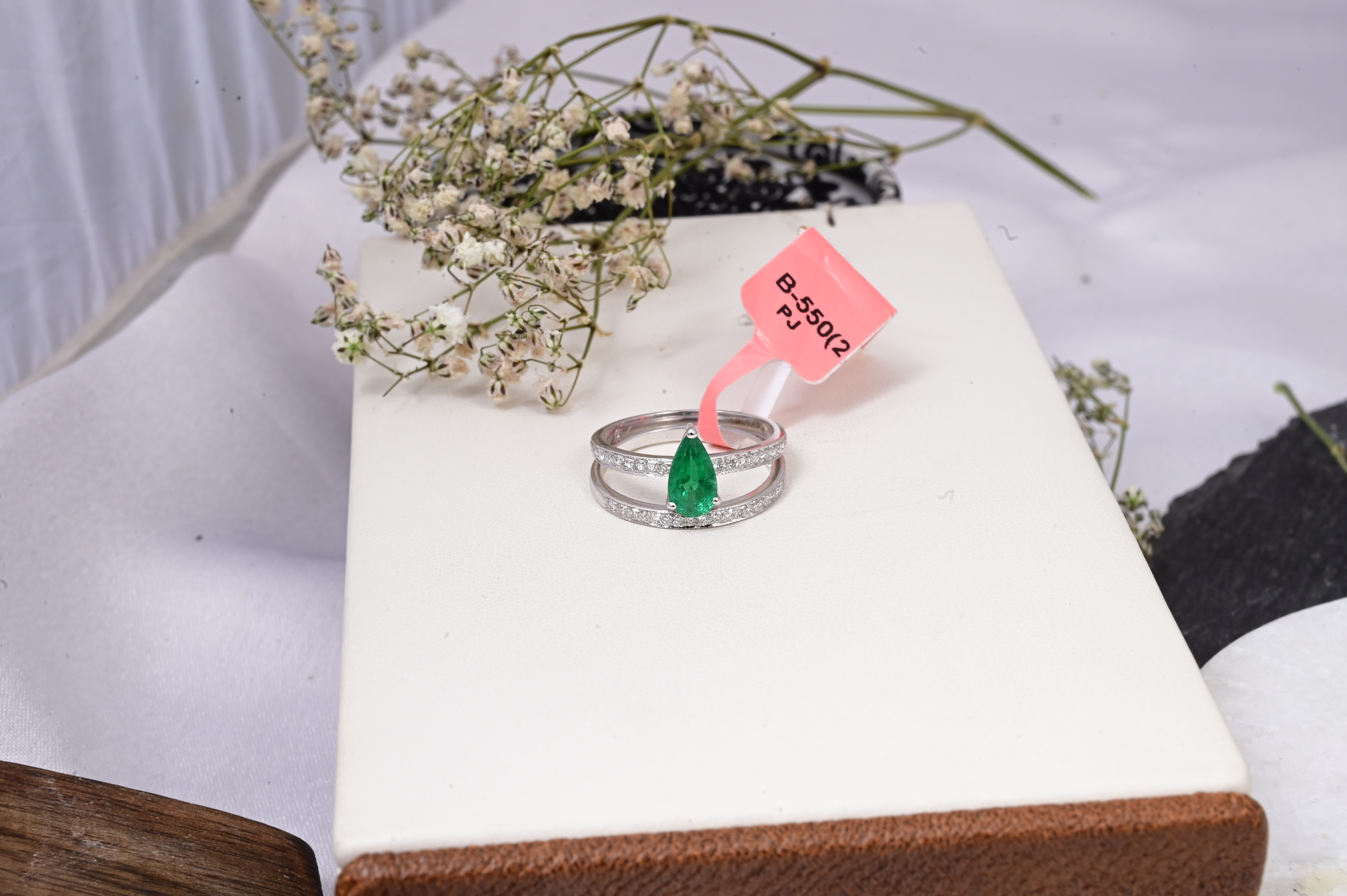 Emerald Dewdrop Split Band Ring
