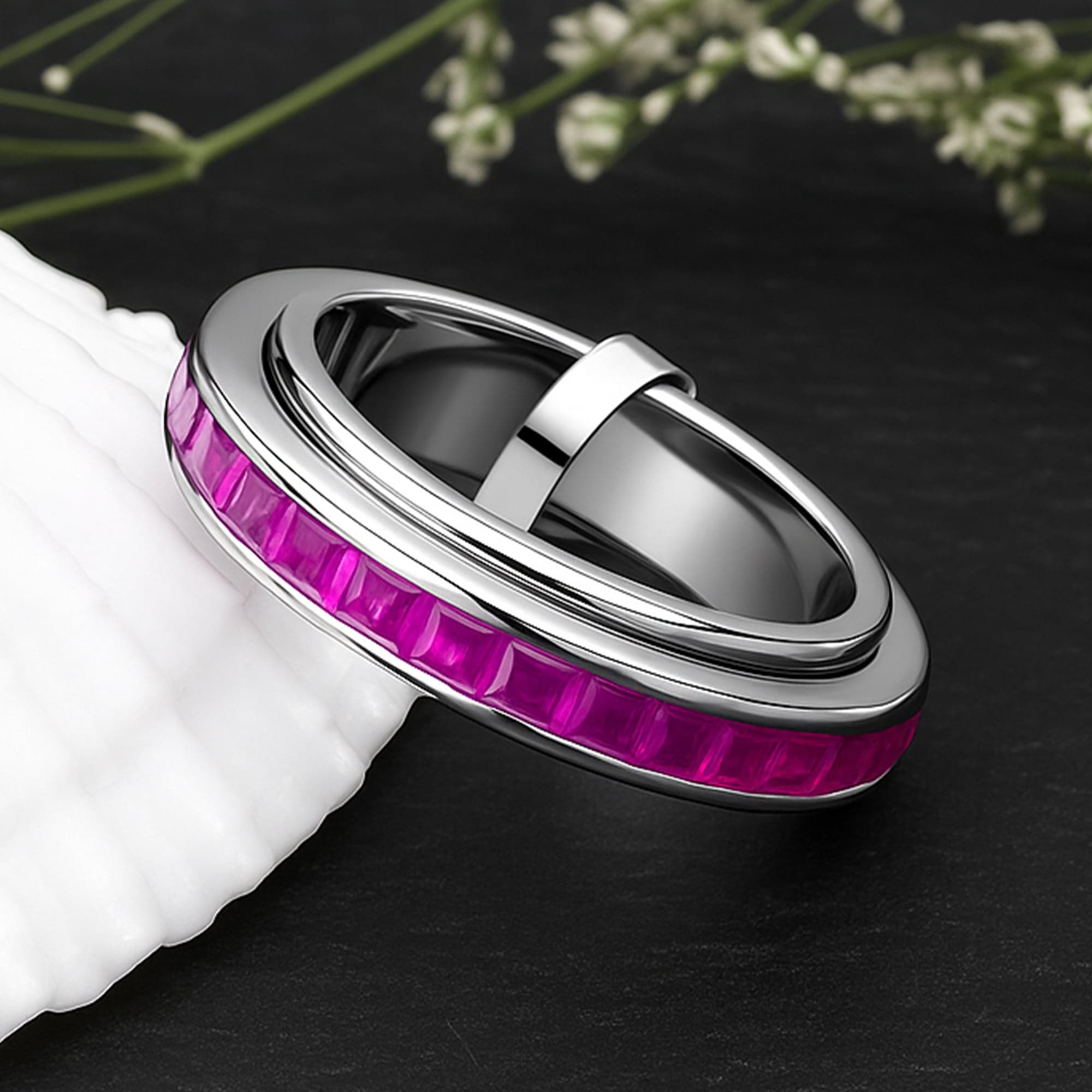 Eternal Motion Ruby Emerald Spinner Band